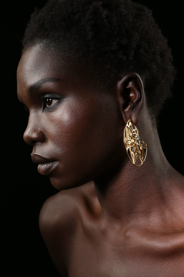 Look 02 - Flowing Gold